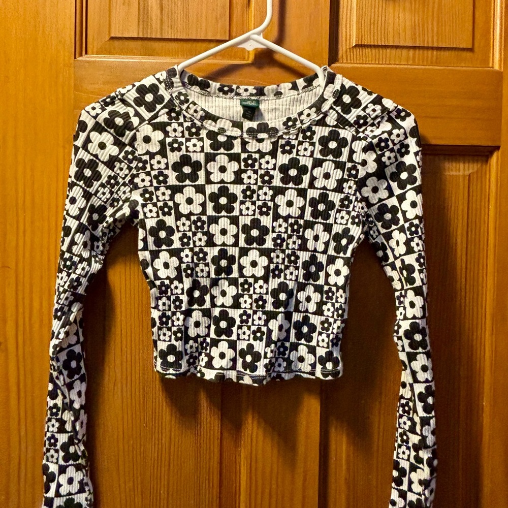 Wild Fable Black and White Checkered Floral Long Sleeve Top
